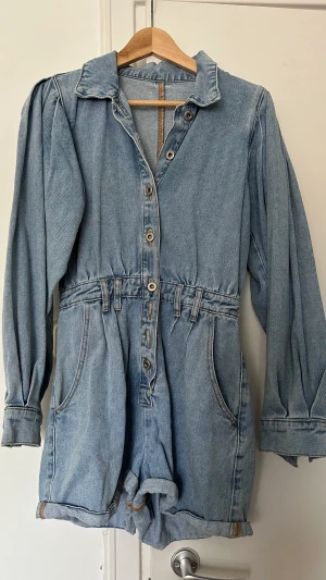  jeans jumpsuit storlek S -  jeans jumpsuit storlek S
