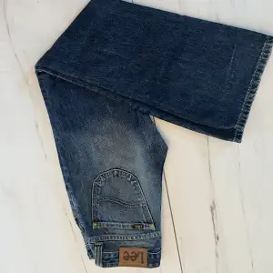 Hej! Tänkte sälja dessa lee jeans som ej kommer till användning, köpte dessa här på plick och har endast testat dem💕 
