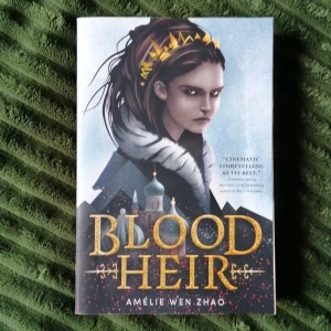 Säljer "Blood heir"  - Oläst, jättegott skick! Engelska