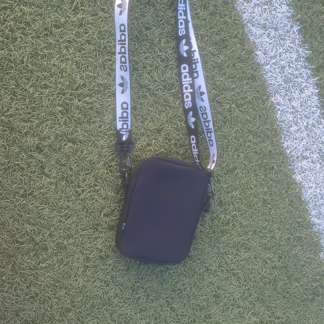 Adidas axelväska - 91