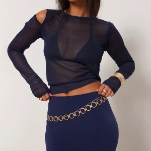 Topp - Genomskinligt topp med avtagbara ärmar från NA-KD! Så fin fest topp med tunt genomskinligt material med ärmar som går att ta av med knappar⭐️🥰 strl XL (frakt tillkommer!) 