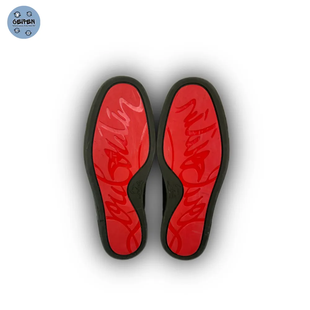Louboutin skor | - mycket bra skick och inga tecken på användning - uk 5, sitter som 39-40 - nypris runt 8000kr - vårtpris endast 3999kr - hör av dig om du har några frågor!. Skor.