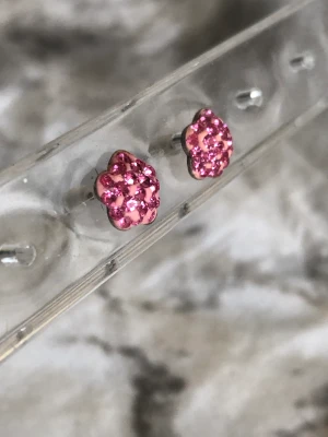 Rosa örhängen 🌸 - Rosa örhängen 🌸