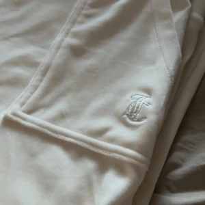 Juicy couture - Säljer dessa juicy couture byxorna för de inte har kommit till användning! Inga fel på plagget. 