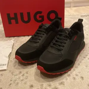 Hugo boss skor men kvitto och box, helt nya skicka 10/10. Nypris 1799kr säljer för 1499 har ni någon fråga skriv gärna. Priset kan diskuteras 