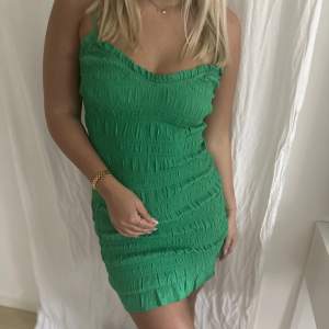 Suuuperfin grön klänning från H&M🤩❤️‍🔥