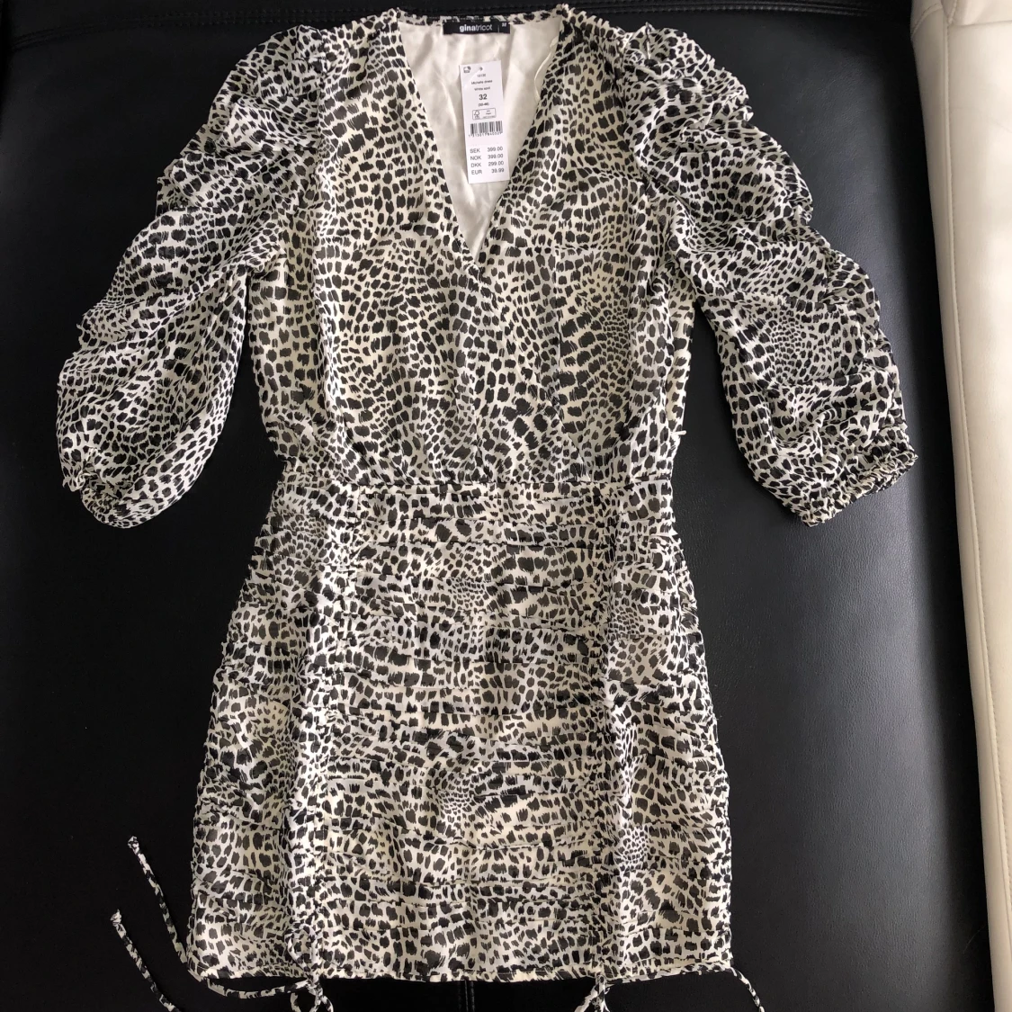 Klänning Gina Tricot