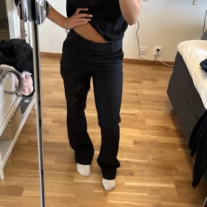 kostymbyxor  - Fina kostym från bikbok i storlek S som knappt är använda💘