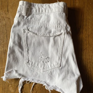 Shorts - Vita shorts från Zara🤍