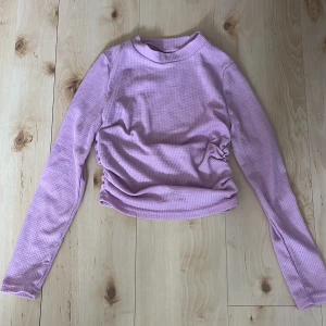Rosa topp - Oanvänd topp i storlek S, skriv för fler bilder eller info🫶