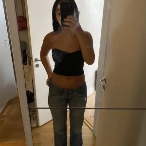 Tubtopp - En tubtopp köpt i Spanien i ett fint ribbat tyg. Står ingen storlek i men den är rätt så stretchig så passar fler storlekar men jag är en S som referens