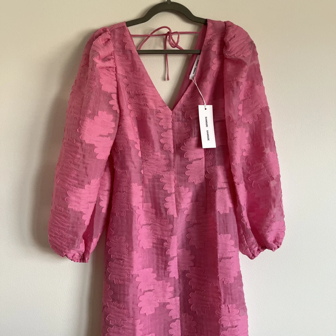 Oanvänd klänning från Samsøe  - 91