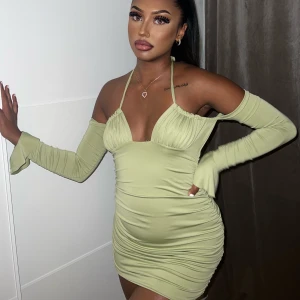 Klänning - Endast testad