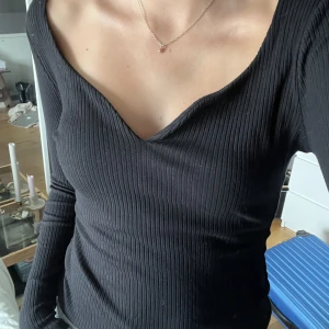 Svart långärmad topp - Jättefin långärmad topp💕