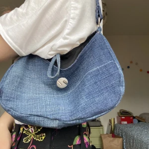 Handgjord denim väska  - handgjord av upcyclat Jean!