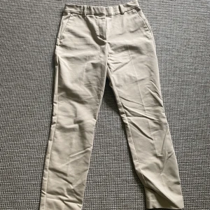 Kostymbyxor från hm  - Använda fåtal gånger 