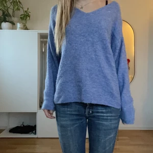 Stickad tröja  - Mysig stickad tröja från vero moda som inte används💕 TRYCK PÅ KÖP NU