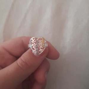 pilgrims ring - Seljer denna ring för jag aldrig använder den. 