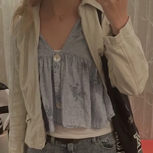 Somrig tröja från Zara - Ljusblå blus från Zara, perfekt för sommaren