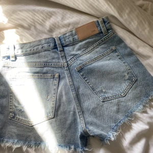 Zara shorts - Blåa jeansshorts från Zara! 