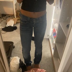 pepe jeans  - låg midjade snygga jeans💙 passar bra men vill ha större😊nypris ca 1000