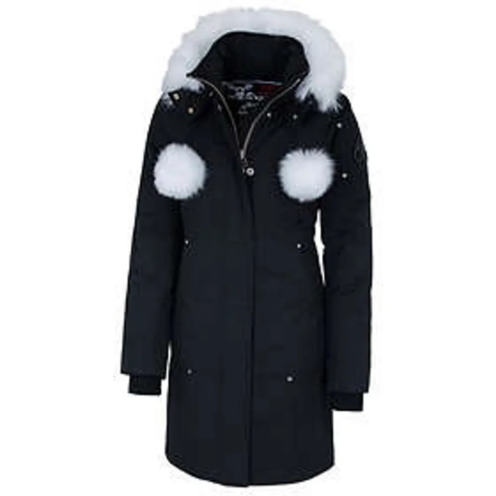 Säljer min jacka från förra vintern eftersom den inte passar mig längre, den är i väldigt bra skick. Köpt för 11 000kr på johnells, passar M/L. (Möts i Stockholm). Jackor.