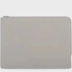 Datorfodral  - Säljer detta datorfodral från Holdit, aldrig använt, prislapp kvar. Säljer då jag vill ha ett annat 💞