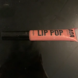 Lip pop  - Ett lip gloss 