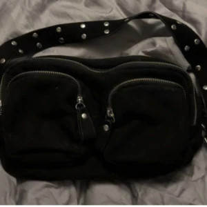 Axelremsväska  - Använd ca 2 gånger i fint skick. 