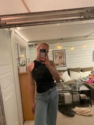 Linne - Svart linne från lee. Aldrig använt