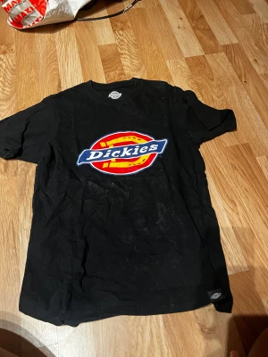 Dickies - Knappt använd. Stor i storleken. 