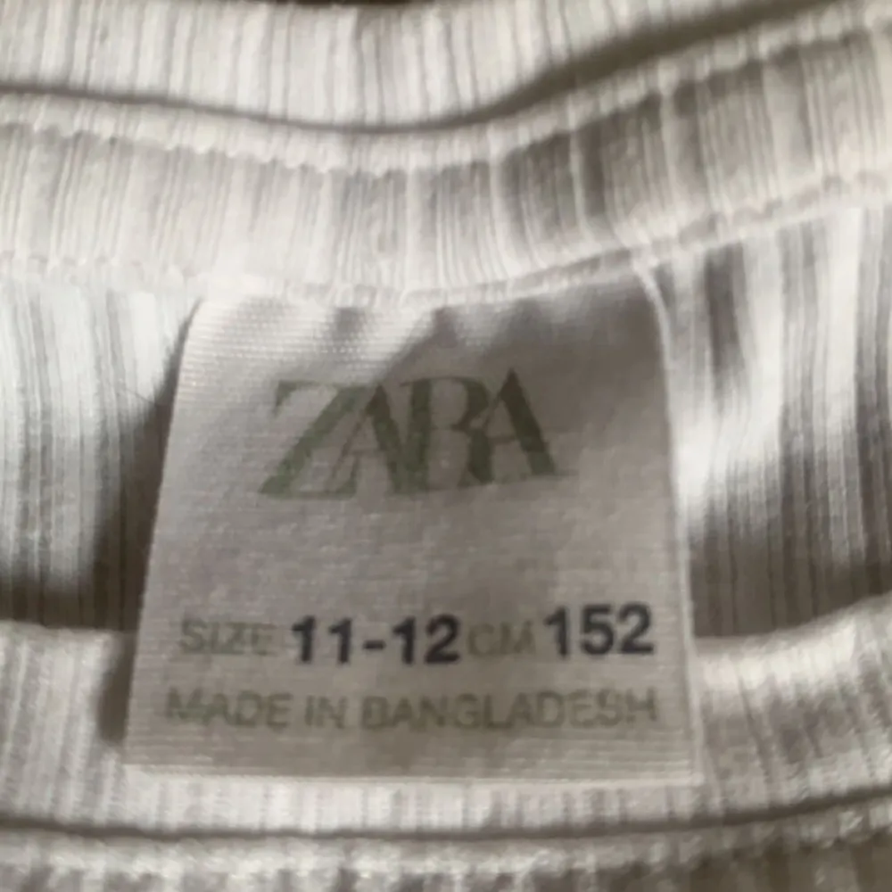 Fin tröja från Zara i storlek 152 (barn) 11-12år💘. Toppar.
