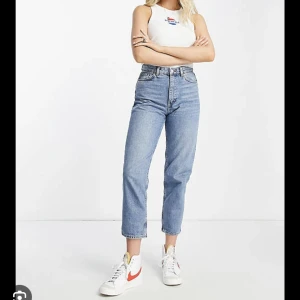 baloon leg jeans  - använda men i väldigt bra skick, säljer då de inte kommer till användning längre