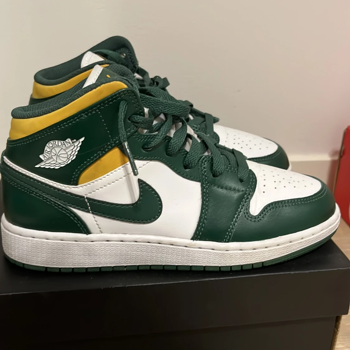 Jordan 1 mid sonic - 90