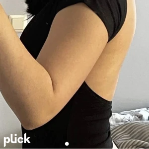 Backless topp - Säljer min backless topp då den inte har kommit till användning, storlek S men passar xs 💕