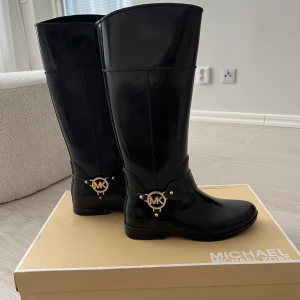 Michael kors stövlar  - Nyskick, kartong medföljer. 