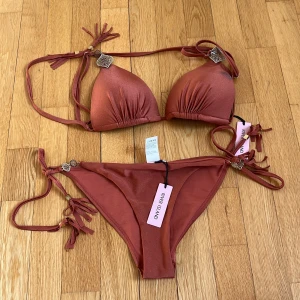 Bikini - Överdel: 40  Underdel: 36   Oanvänd 