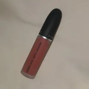 MAC  Powder Kiss Liquid Lipcolour Mull It Över helt ny Oanvänd fullsize