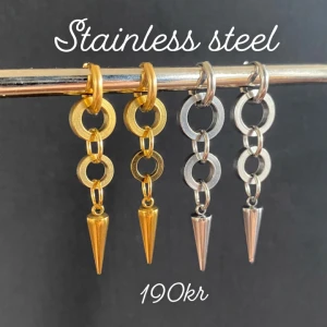 Örhängen  - Silver är lite större❤️ frakt 15kr. 