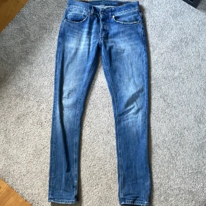 Dondup Jeans - Dondup jeans  Storlek - 31 Skick - 10/10  Helt nya dondup jeans. De passade inte mig i storleken och jag kunde ej returnera.