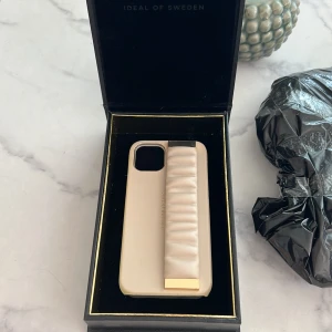 Ideal of Sweden skal  - Helt oanvänt, superfint för iPhone 11 PRO/XS och X