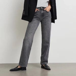 Mörkgrå jeans - Ett par high waist jeans från Gina Tricot använda fåtal gånger Orginal pris 599