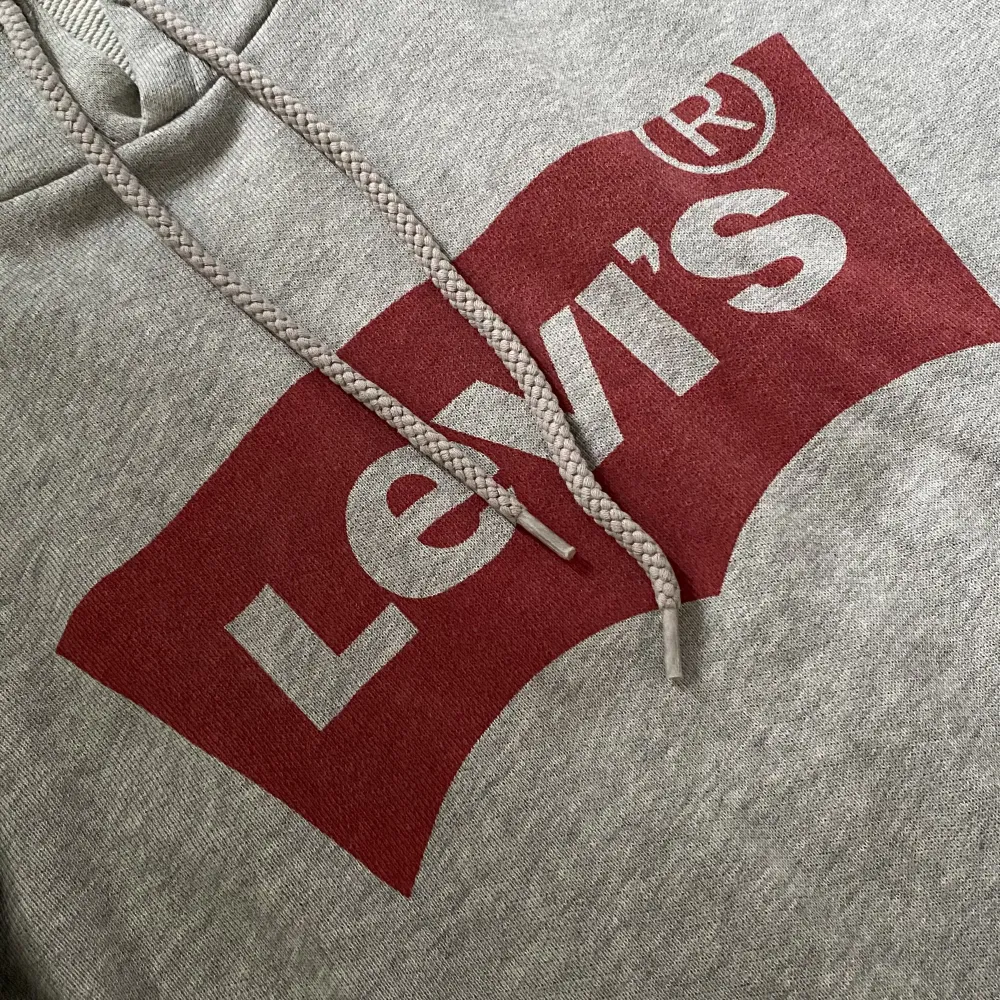 Levis hoodie använd några gånger! Kom gärna med prisförslag . Hoodies.
