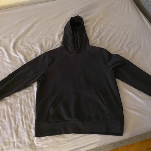 tjocktröja  - jätte fin tjocktröja! nästan helt ny, pris kan diskuteras 