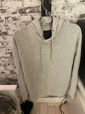 Lager 157 hoodie - Grå hoodie ifrån lager 157. I använd skick. Storlek M. Priset är inte satt!