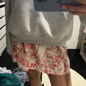 Volang kjol från hm! Så fint mönster
