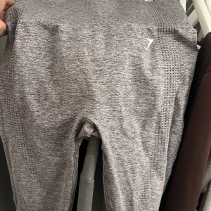 Träningstights  - Tights från gymshark. Använda några gånger men i mycket bra skick. Passar S också 