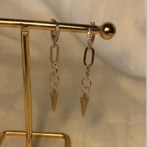 Sthlmstilsmycken  - Köp för 99kr/st Eller 185kr/par Modell 083