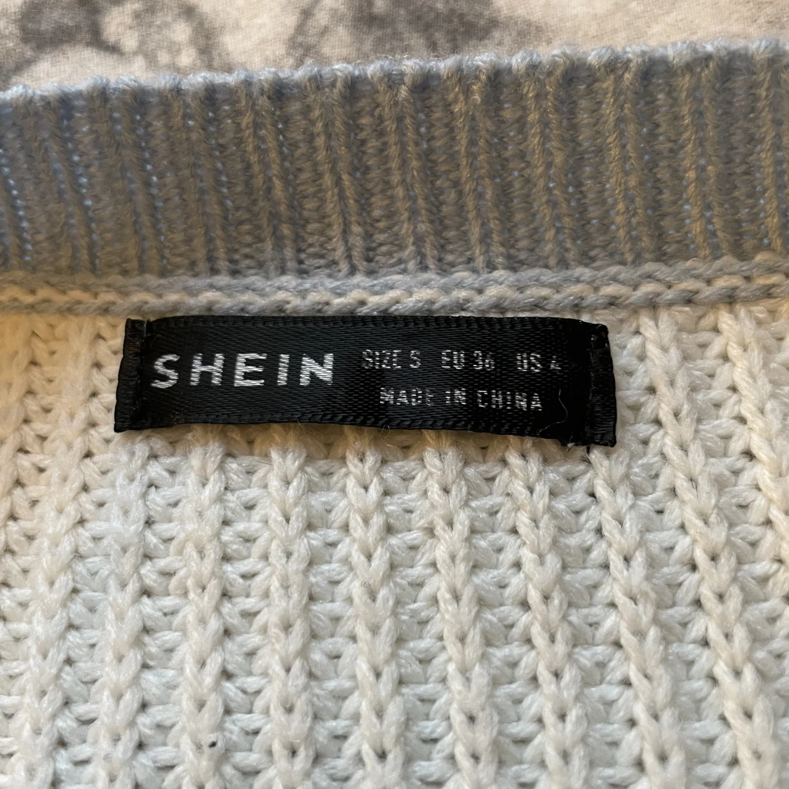 Stickad tröja  - 91