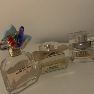 Parfymer  - Olika storlekar och använd några gånger. Pris 150kroch upp priset kan diskuteras 
